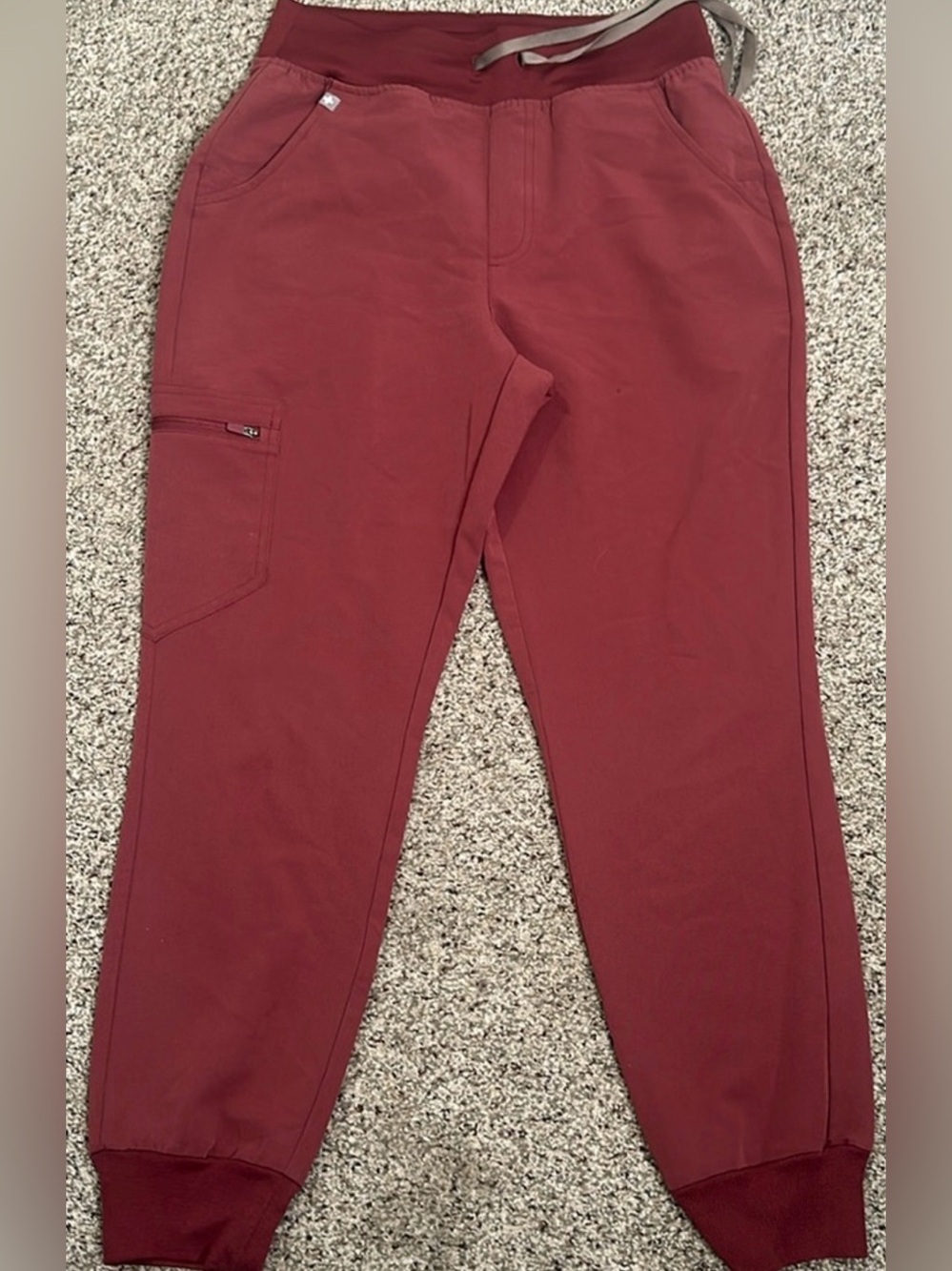 Figs dark cherry scrub set